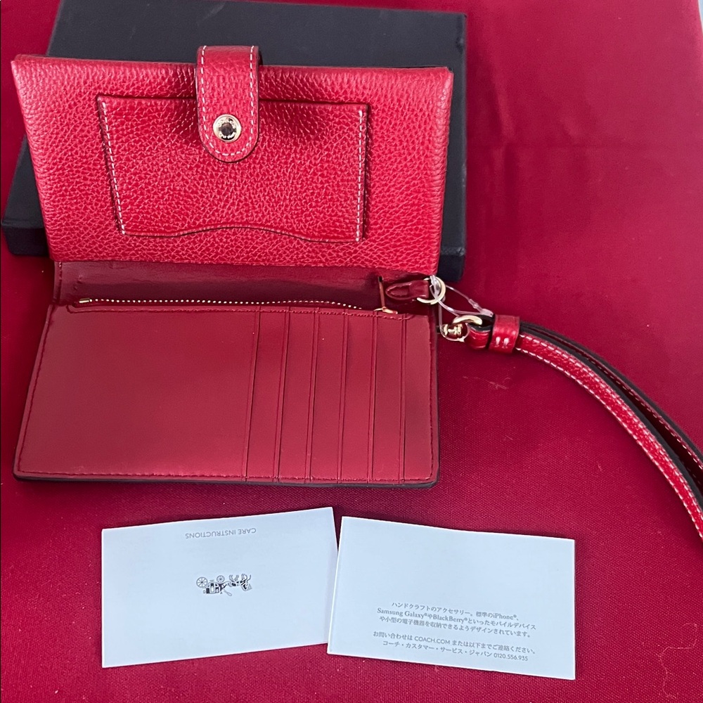 Coach pebbled Red Wristlet leather phone clutch with Box - Picture 4 of 9